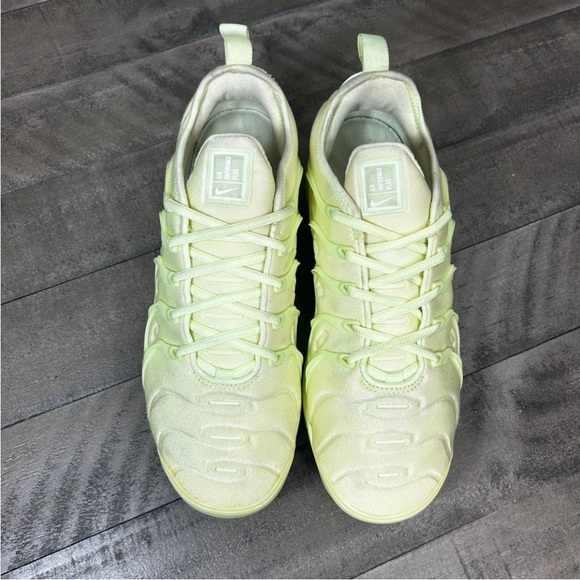 Nike Air Vapormax Plus Barely Volt Sz 9.5 - Picture 4 of 6